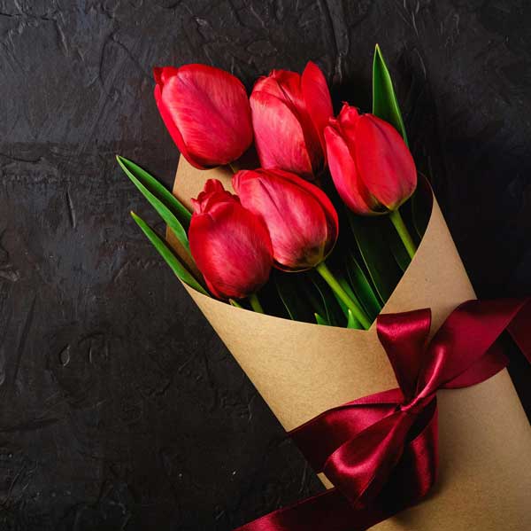 دانلود آهنگ واسه مادری که بچشو خونی دید واسه باتومایی که تو سرا کوبیدید